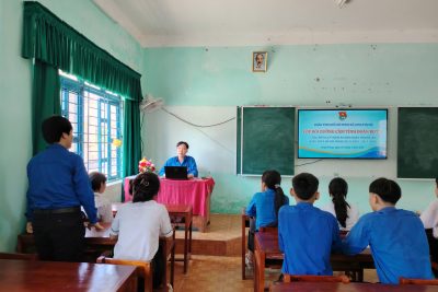 LỚP CẢM TÌNH ĐOÀN CHO ĐỘI VIÊN TRƯỜNG THCS ĐỨC THẮNG